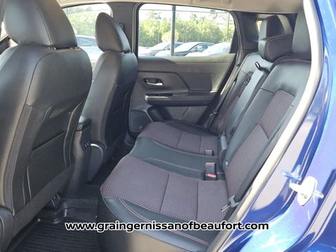 Used 2025 Nissan Kicks SR FWD image 4