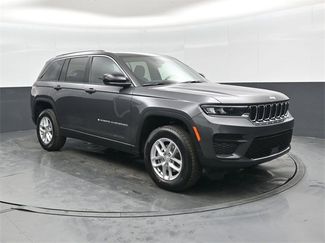 New 2025 Jeep Grand Cherokee Laredo video 1