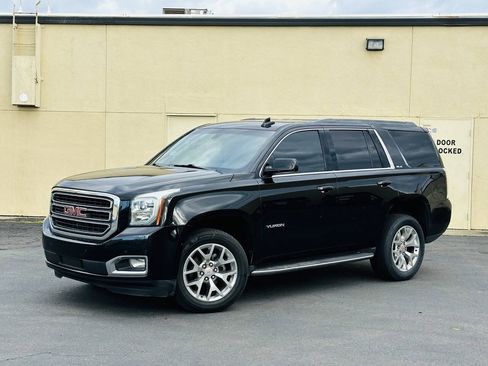 Used 2017 GMC Yukon SLE w/ SLE Value Package AWD/4WD image 4