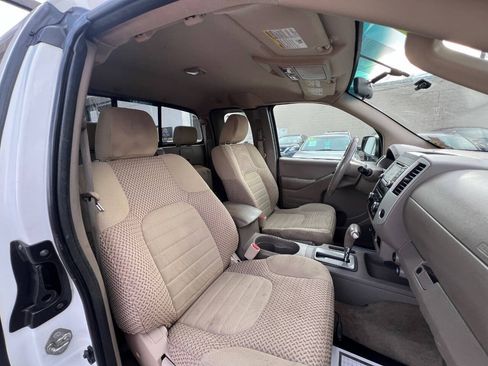 Used 2017 Nissan Frontier SV AWD/4WD image 13