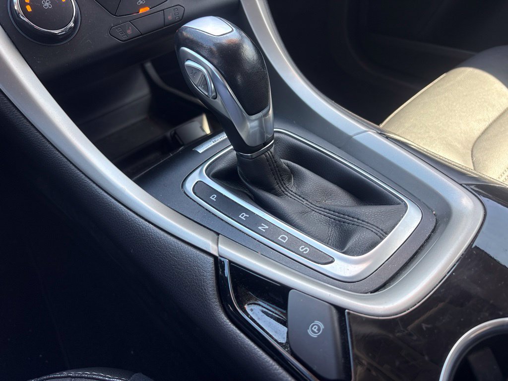 Used 2015 Ford Fusion SE w/ Equipment Group 202A FWD image 29