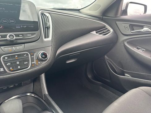Used 2024 Chevrolet Malibu LT image 25