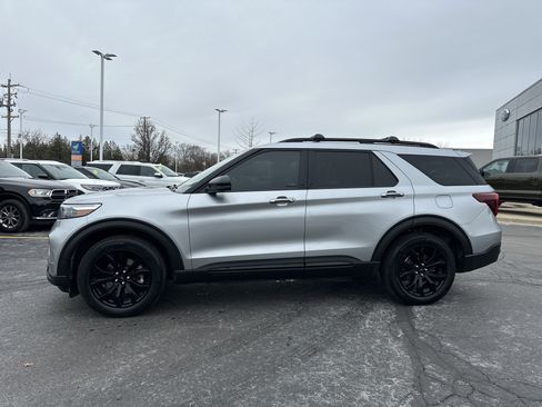 Used 2020 Ford Explorer ST w/ Premium Technology Package image 5