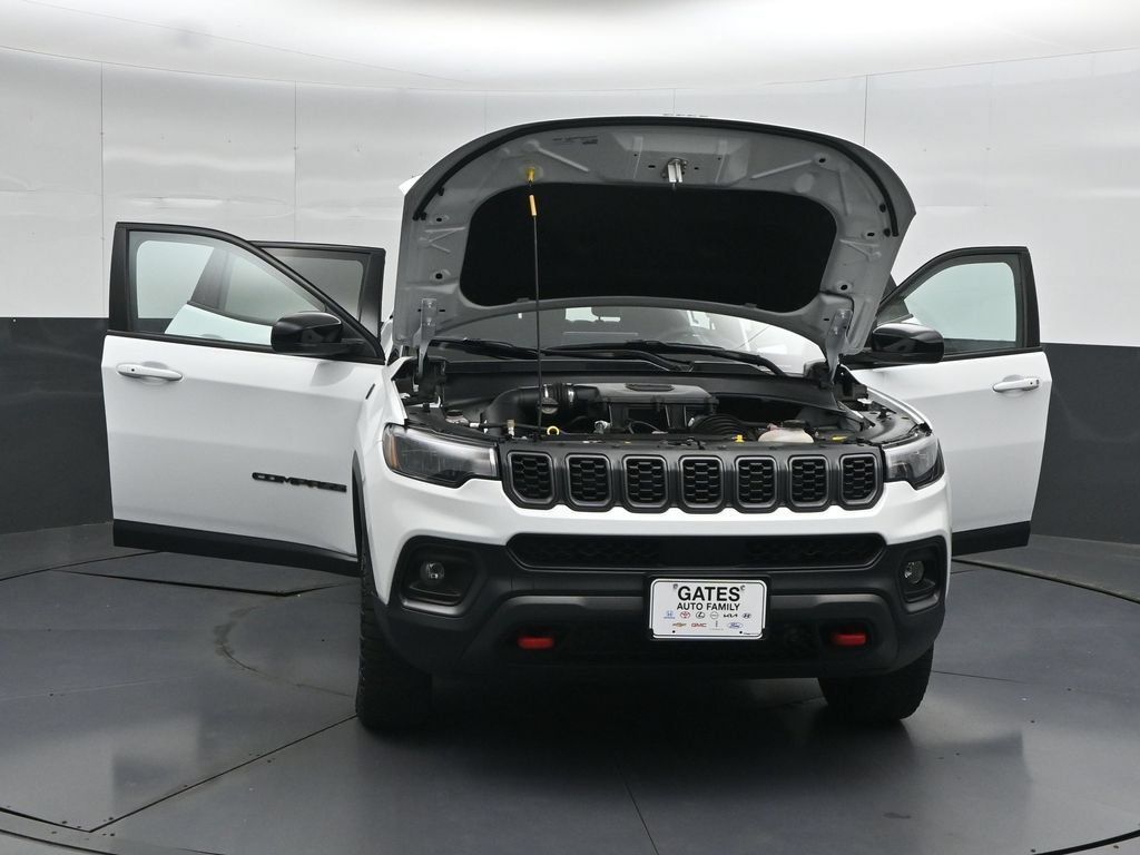 Used 2024 Jeep Compass Trailhawk AWD/4WD image 56