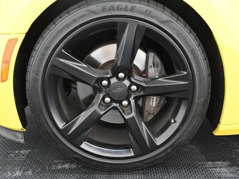 Used 2018 Chevrolet Camaro SS RWD image 39