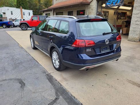 Used 2017 Volkswagen Golf Alltrack SE image 6