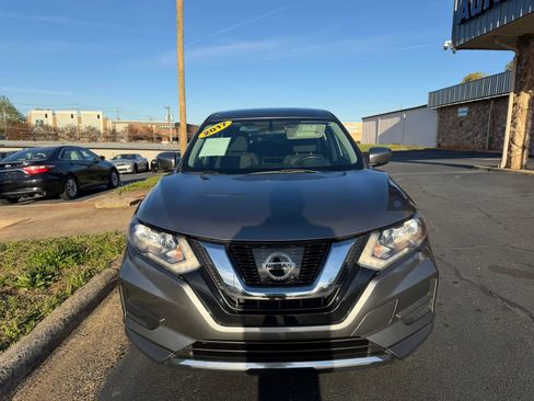 Used 2017 Nissan Rogue S AWD/4WD image 2