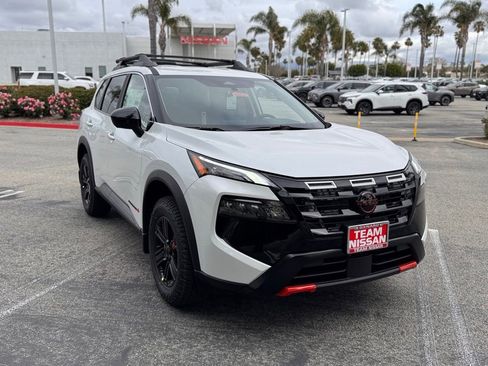 New 2026 Nissan Rogue SV AWD/4WD image 2