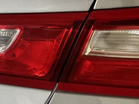 Used 2020 Chevrolet Malibu LT FWD image 10