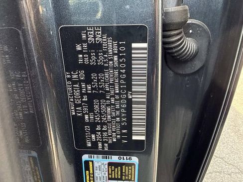 Used 2023 Kia Telluride S image 29