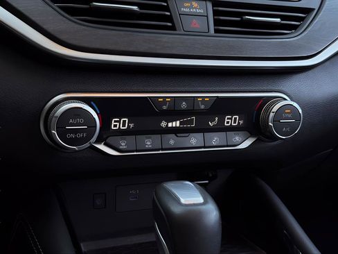 Used 2023 Nissan Altima 2.5 SL image 14