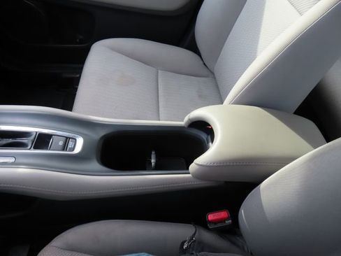 Used 2018 Honda HR-V LX image 23