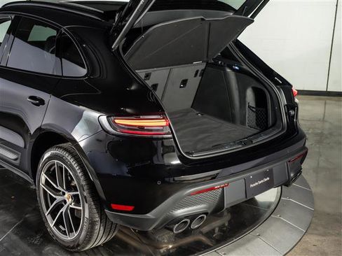 Certified 2026 Porsche Macan AWD/4WD image 31