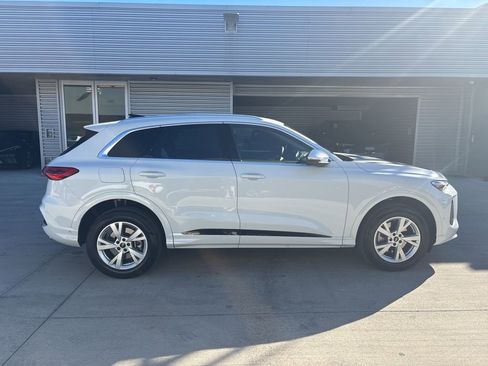 Certified 2025 Audi Q5 Premium w/ Convenience Package image 4