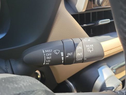 Used 2019 Toyota RAV4 Limited w/ Advanced Technology Package FWD image 12