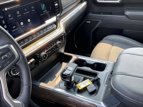 Used 2025 Chevrolet Silverado 1500 RST AWD/4WD image 19