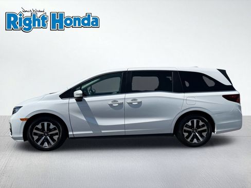 Used 2025 Honda Odyssey EX-L image 3