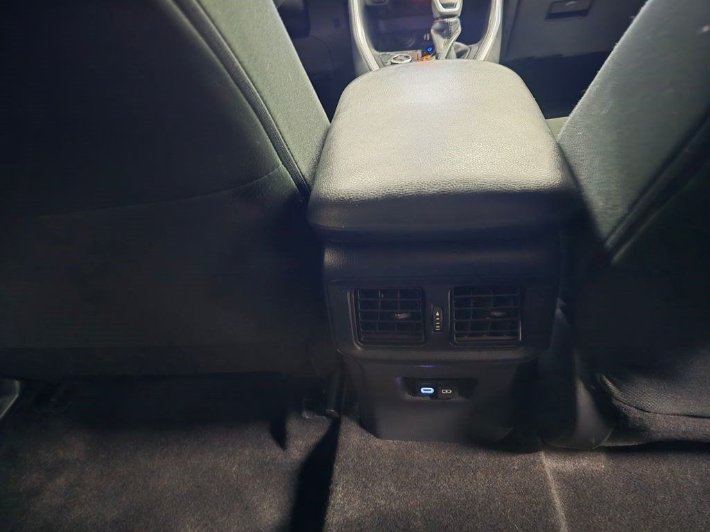 Used 2024 Toyota RAV4 SE AWD/4WD image 32