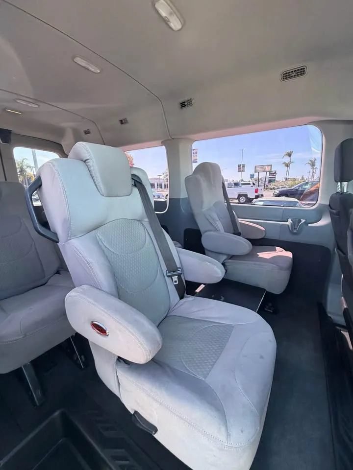 Used 2018 Ford Transit 350 XLT RWD image 10