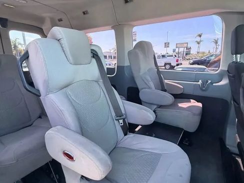 Used 2018 Ford Transit 350 XLT RWD image 10