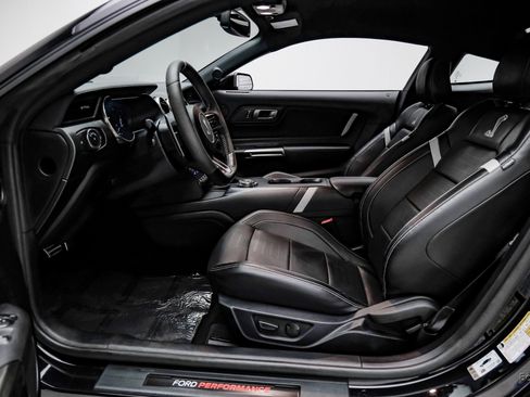 Used 2022 Ford Mustang Shelby GT500 w/ Technology Package image 34