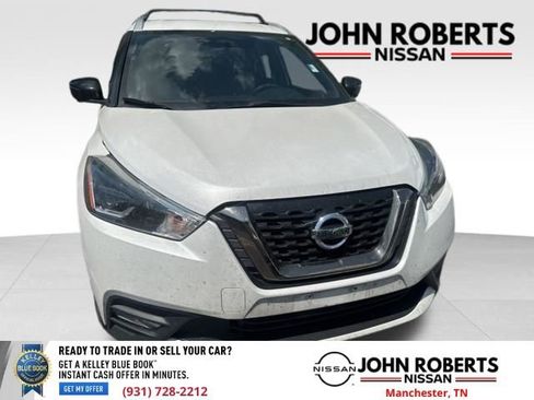 Used 2019 Nissan Kicks SR w/ SR Premium Package image 8