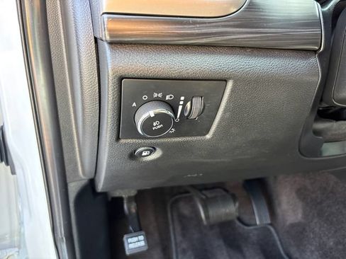 Used 2019 Jeep Grand Cherokee Altitude AWD/4WD image 16