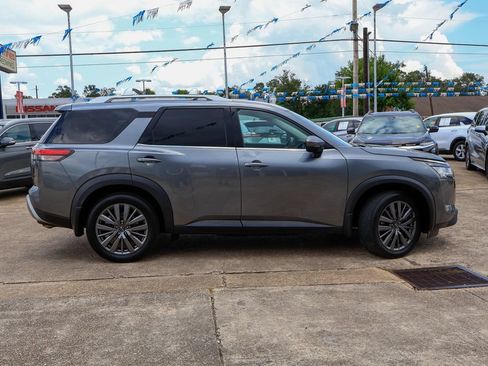Used 2024 Nissan Pathfinder SL w/ SL Premium Package FWD image 25