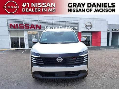 New 2025 Nissan Kicks SR image 16