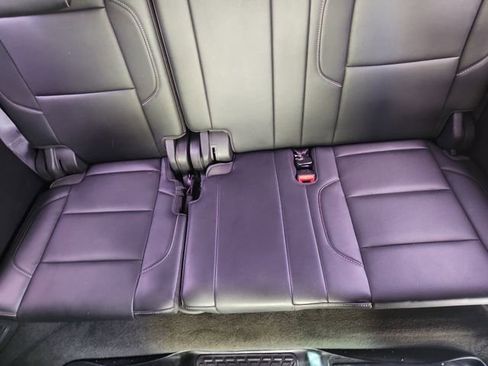 Used 2017 Chevrolet Suburban Premier image 36