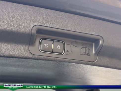 Used 2022 Ford Explorer XLT w/ Equipment Group 202A image 28