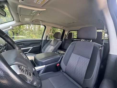 Used 2023 Nissan Titan SV w/ SV Convenience Package image 14