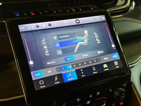 Used 2023 Jeep Grand Cherokee 4WD 4xe w/ Luxury Tech Group II image 24