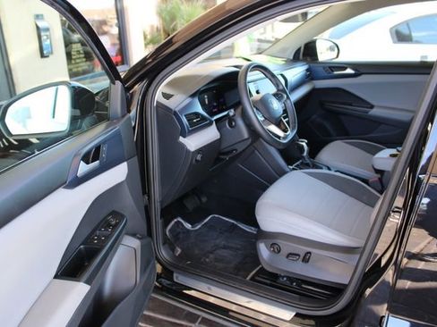 Used 2023 Volkswagen Taos SE image 10