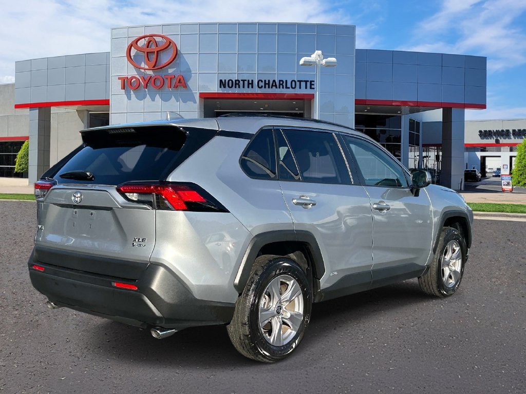 Used 2025 Toyota RAV4 XLE w/ Convenience Package AWD/4WD image 8