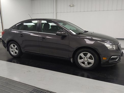 Used 2016 Chevrolet Cruze LT w/ Sun And Sound Package image 11
