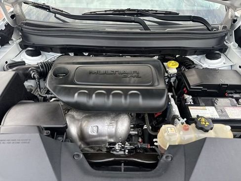 Used 2021 Jeep Cherokee Latitude Plus FWD image 30