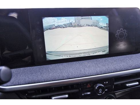 Used 2025 Nissan Kicks SV w/ Charging Package FWD image 20