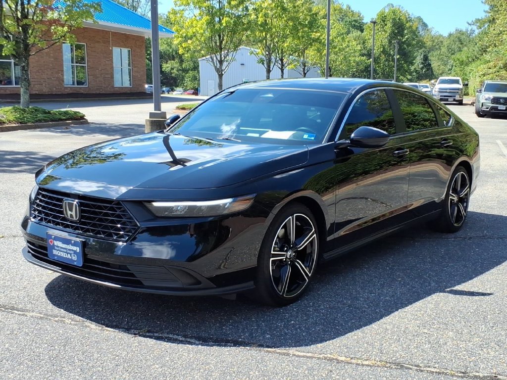 Used 2025 Honda Accord Sport image 5