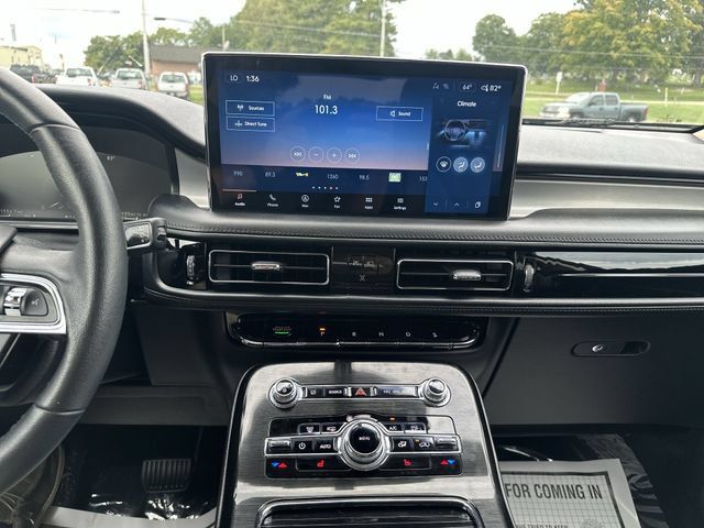 Used 2023 Lincoln Nautilus AWD w/ Premium Package image 14