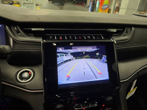 New 2025 Jeep Grand Cherokee Laredo X w/ Luxury Tech Group I image 21