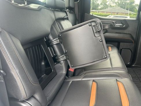 Used 2023 GMC Sierra 1500 AT4 w/ Technology Package AWD/4WD image 13