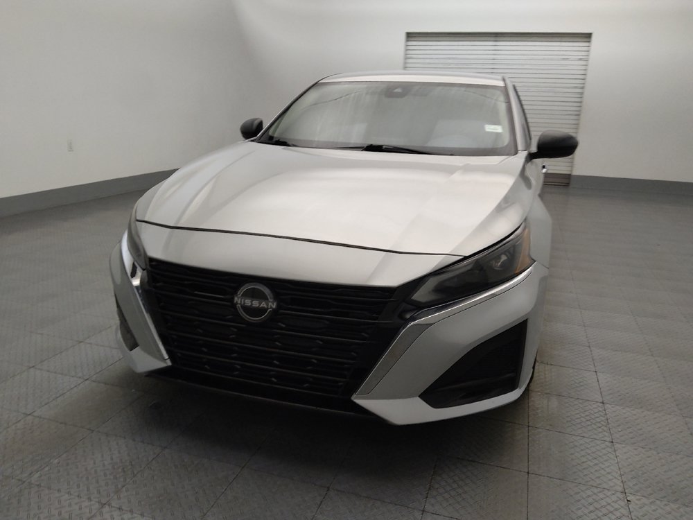 Used 2024 Nissan Altima 2.5 SV FWD image 15