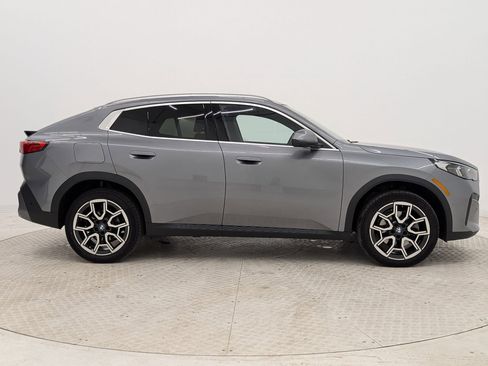 Certified 2025 BMW X2 xDrive28i image 8