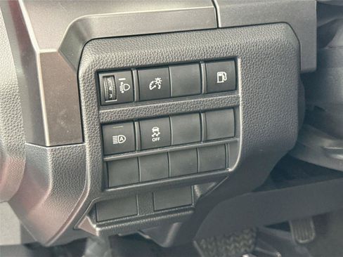 Certified 2025 Toyota 4Runner SR5 AWD/4WD image 14