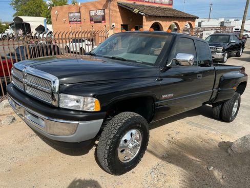 Used 1997 Dodge Ram 3500 Truck 4x4 Club Cab image 3