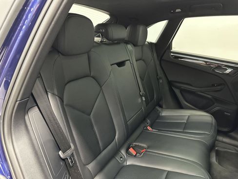 Certified 2026 Porsche Macan AWD/4WD image 41