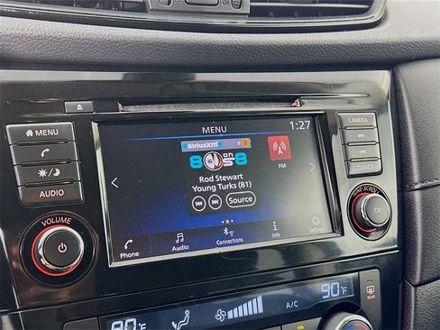 Used 2019 Nissan Rogue SV image 14