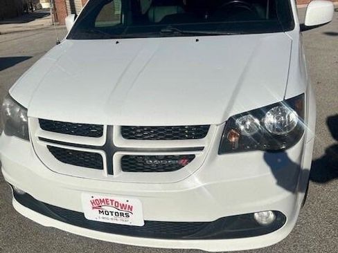 Used 2015 Dodge Grand Caravan R/T image 2