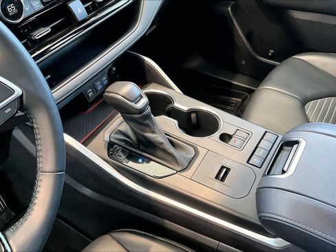 Used 2022 Toyota Highlander XSE FWD image 18